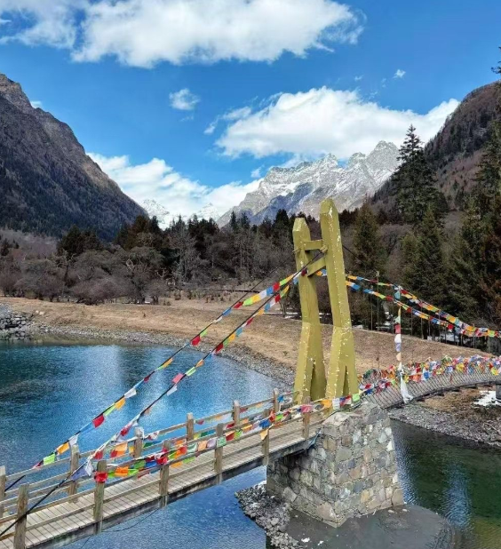 阿坝短途闺蜜游，如何选对性价比高的旅行社？